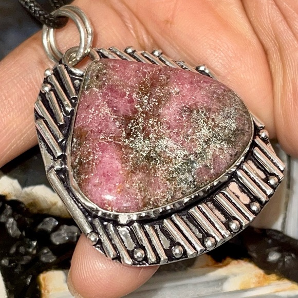 Beautiful Rhodonite Pendant 2” - Picture 8 of 16